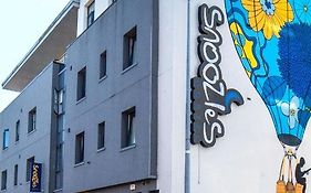 Snoozles Tourist Hostel Galway